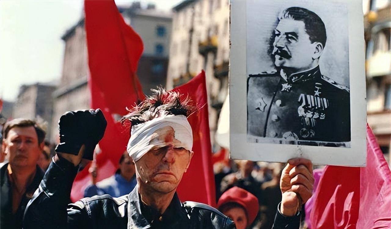 苏联解体后衰落极快的欧洲国家倒退30年至今未能统一