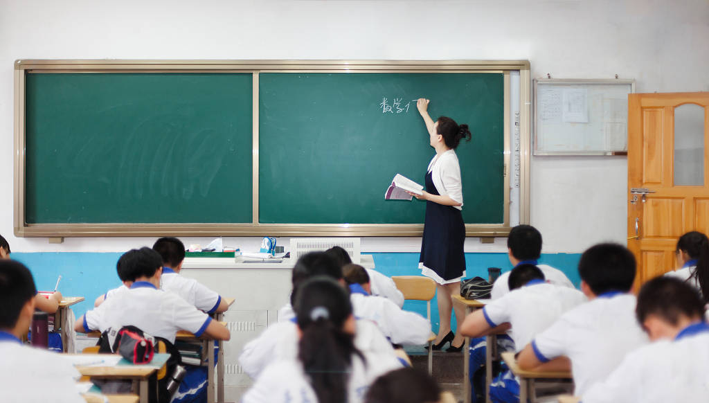 城北小学,西林小学,杭州天目外国语学校小学部),3所中学(锦城二中