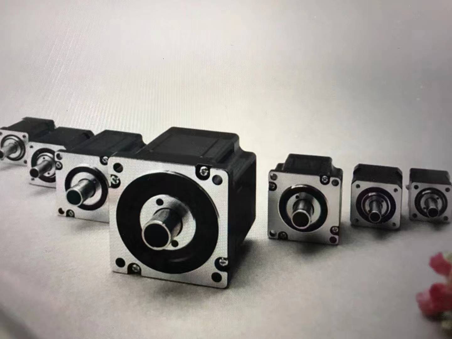 牌步进式传动42byghm80942byghm810线切割磨床用42梯型丝杆步进马达