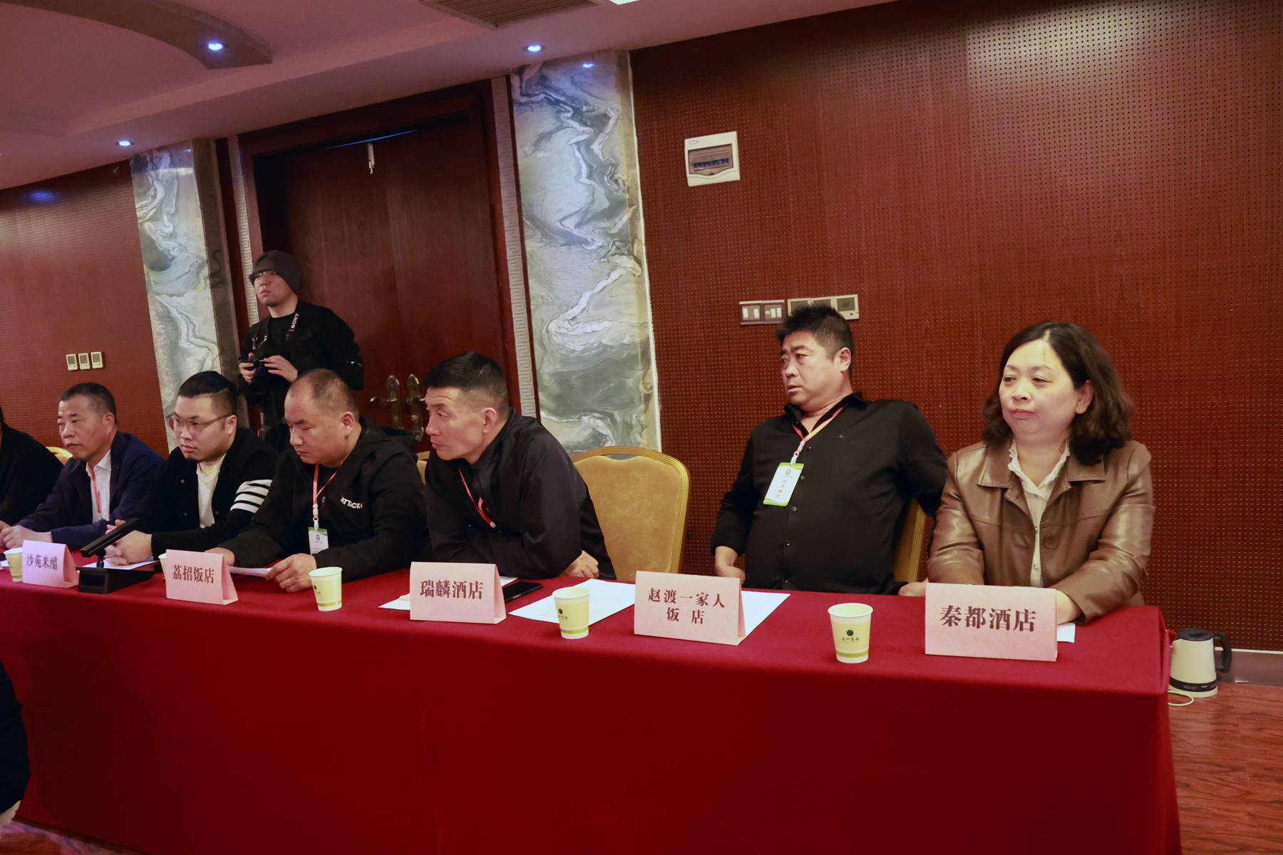 大荔县餐饮协会第三届会员换届大会筹备会圆满召开