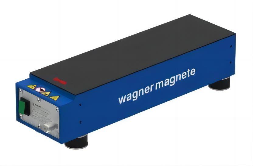 各种类型的夹紧磁铁,它们的尺寸,形状,磁化类型和应用范围各不相同