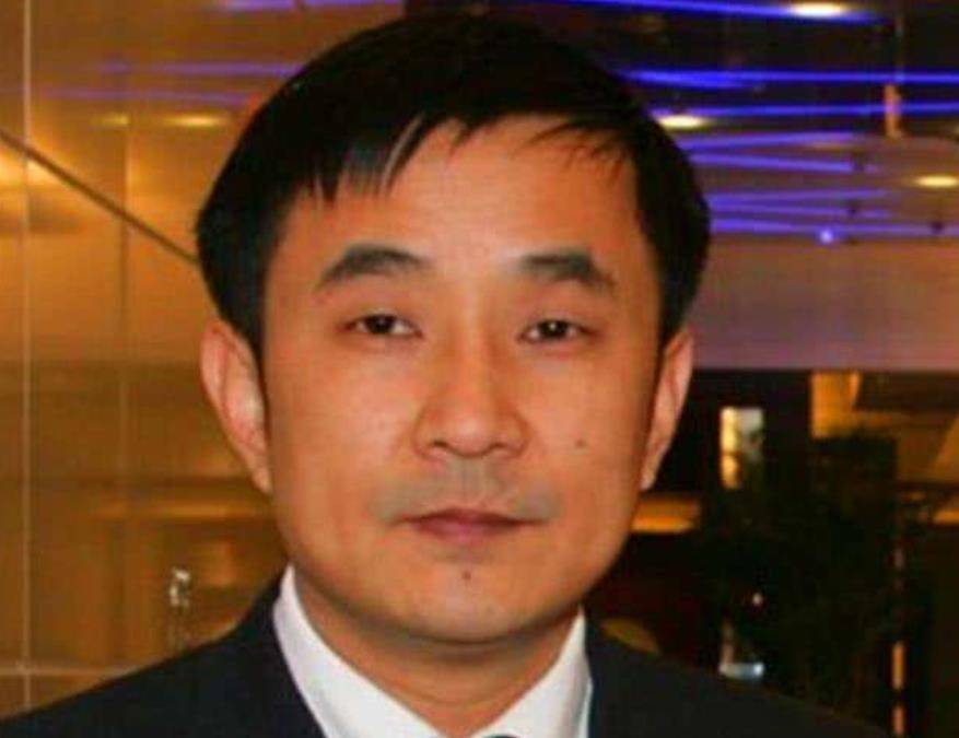 王永红公司破产丝毫不慌套61亿携女明星出逃亲爹去世都不回