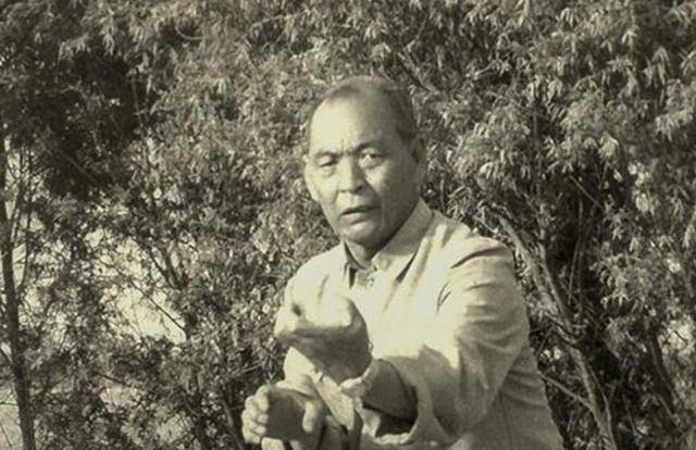 原创陈真原型陈子正曾力证武功比打枪厉害一套鹰爪拳大打四方