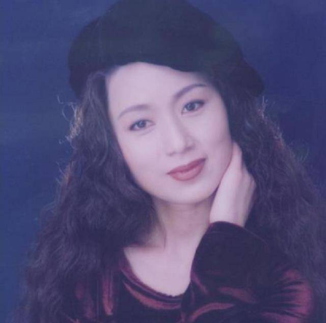 回想起二人初识的甜蜜,李红随口说了句:"好一个感情上的伪君子".