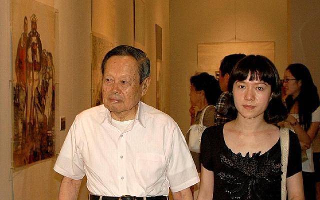 原创99岁杨振宁的旷世爱恋娇妻翁帆17年来杨先生从未放开我的手