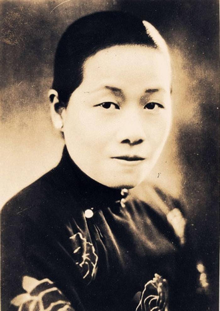 缔造宋氏王朝,民国时期最有财力的女性宋霭龄,却输在"贪"字上_宋嘉树