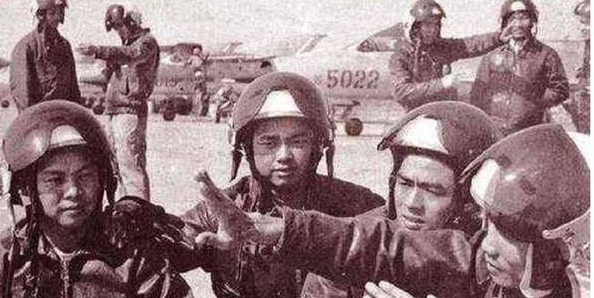 越军飞行员乔清陆:携9名同伴,驾直升机投奔中国,后成航校老师_越南