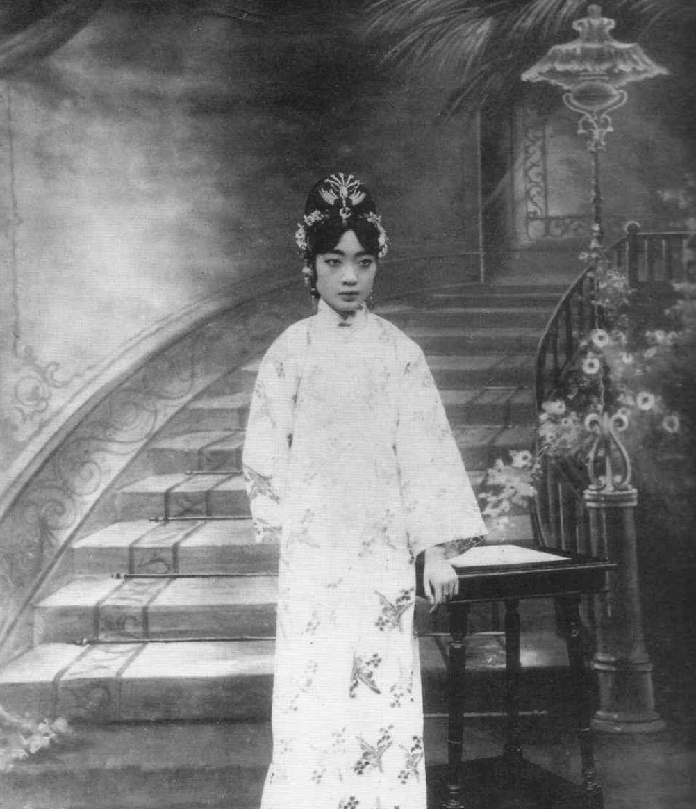 原创末代皇后婉容一生坎坷晚景凄凉