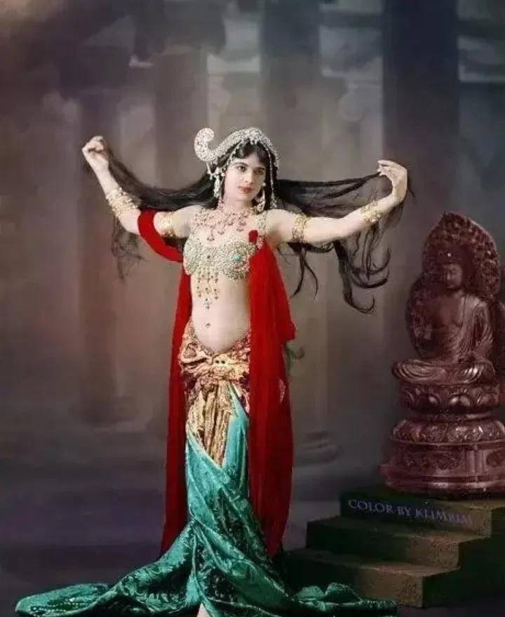 原创她是世界著名的"双面间谍",无功也有劳,死后为何身首异处_玛塔_玛