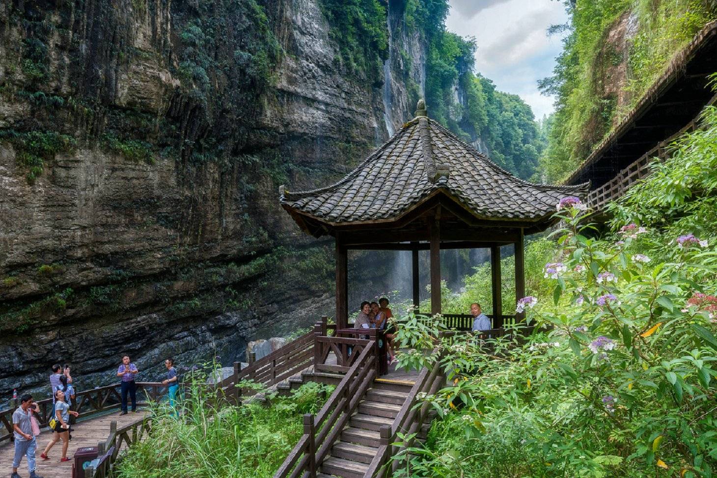 湖北恩施大峡谷旅游本地团一般要多少钱这篇恩施旅游省钱攻略不要错过