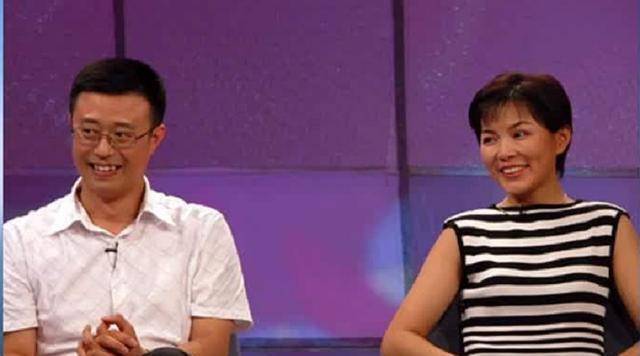 前央视主持人白燕升:结婚9个月妻子不幸瘫痪,今53岁儿女双全_周佳