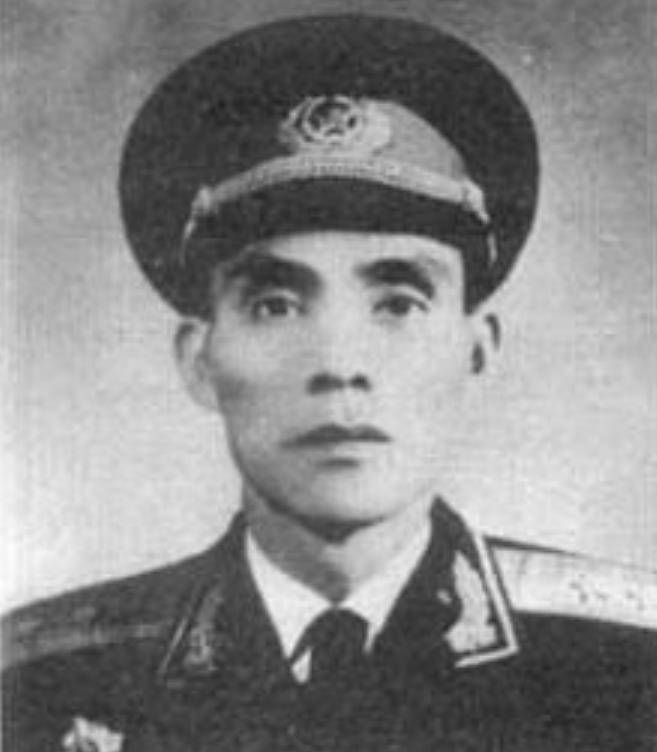 抗美援朝一叛徒炸毁美军一架飞机归国后被政府奖励800元