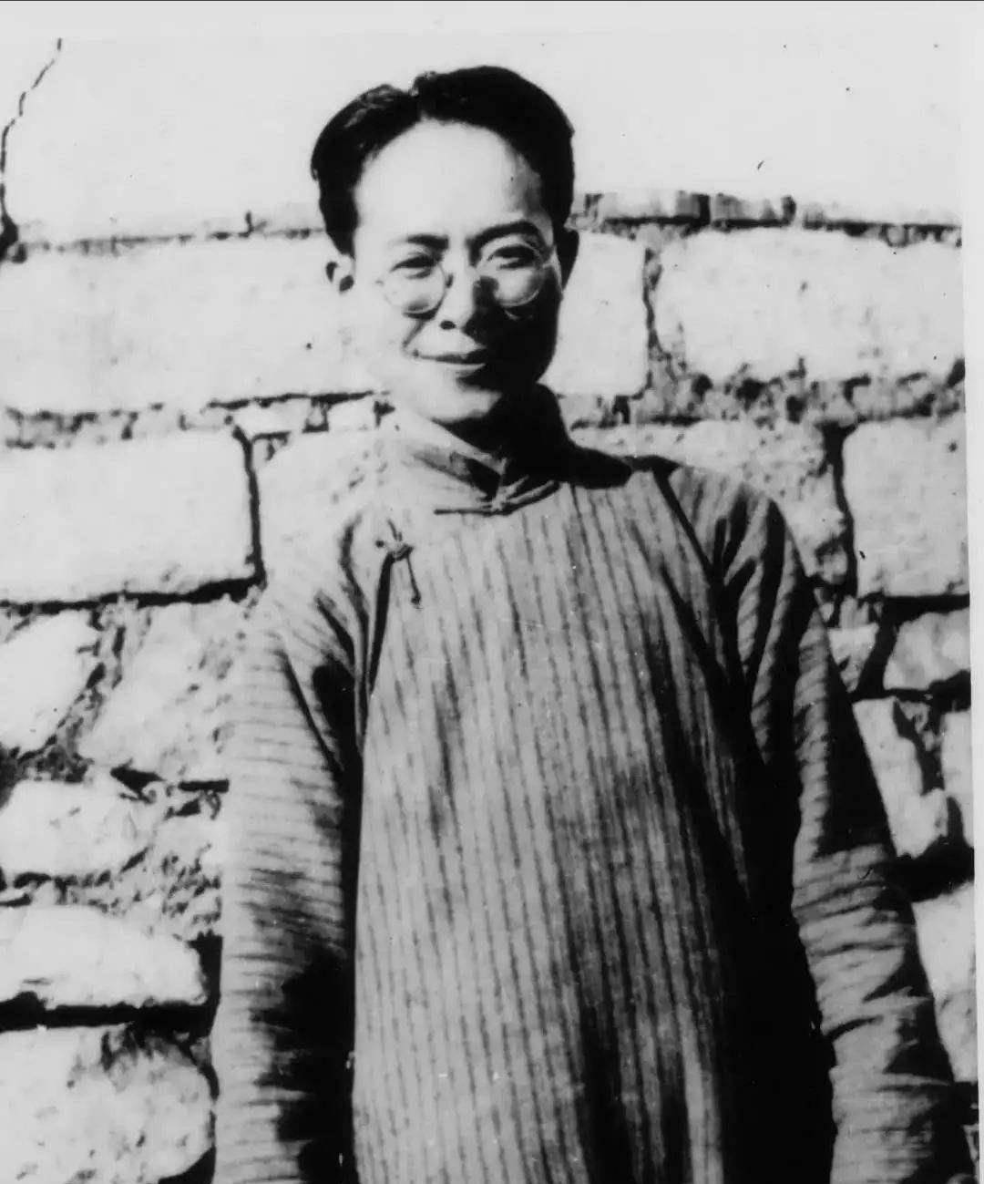 原创原创沈从文与学生张兆和结婚55年他爱尽半生无果逝世后才获理解