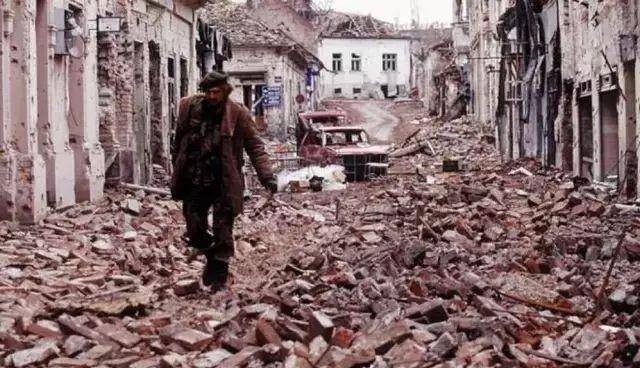 原创原创20世纪最惨烈的围困战就在萨拉热窝1992年4月7日波黑内战爆发