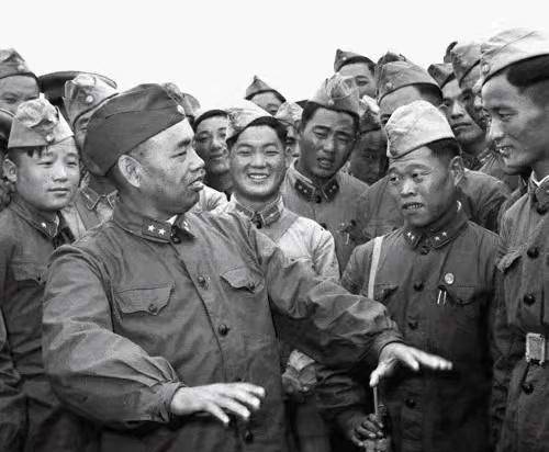 在会议上,许世友大肆宣扬魏来国的"神",他说:"我们山东军区出了个