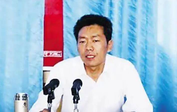 为当清官让母亲去捡垃圾,还让下属假扮"黄羊"_青理东_汶川_县委书记