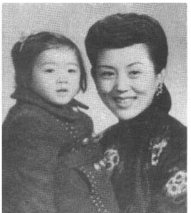 为娶娼妓事业尽毁,晚年痴呆后,被对方肆意打骂_程述尧_黄宗英_妻子