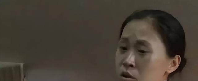 凌小娟觉得自己势单力薄,老公李凌胆子小,不足以成大事,于是便找到了