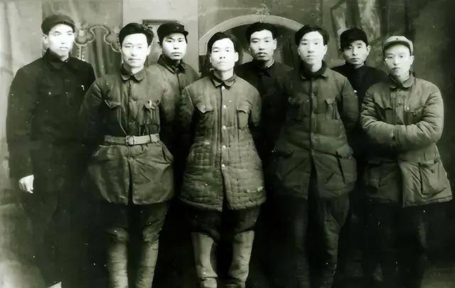 1994年,河南老汉欠债不还,法院找上门,暴露了他特等功臣的身份_赵江