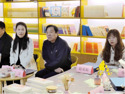 午夜猿人评论著名评论家夏汉有关衣水小说卡夫卡式寓意的发言