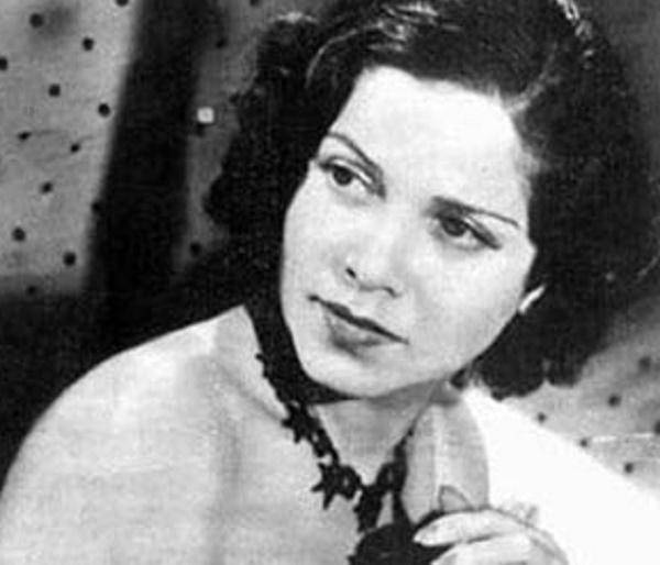 美国传奇美女间谍盗取海军密码时机智脱掉衣服改变了二战结局