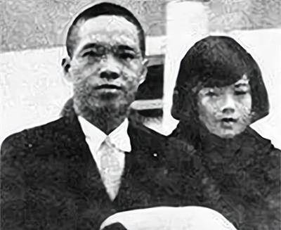 她因不能生育被丈夫休了后嫁给连长生7男4女成当地第一贵夫人