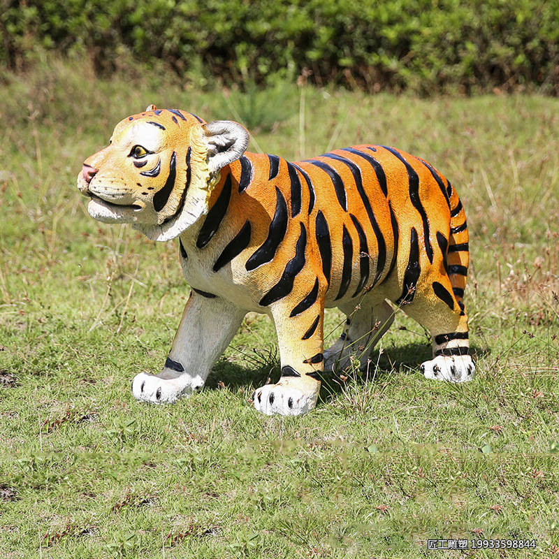 玻璃钢仿真老虎雕塑 "森林之王"草坪装饰摆件