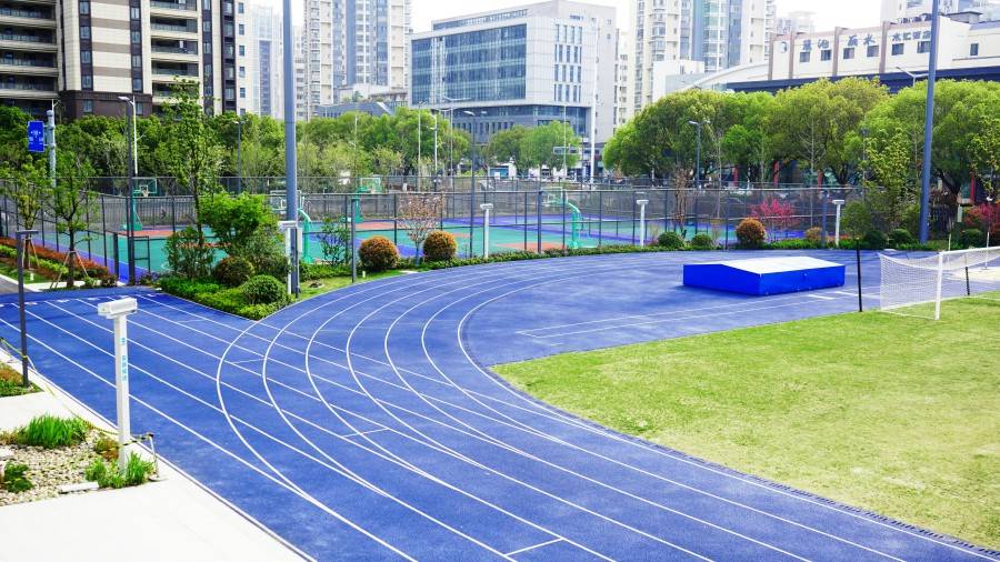 清听声学在狮山实验小学乐星校区操场合理规划10台校园定向声广播喇叭