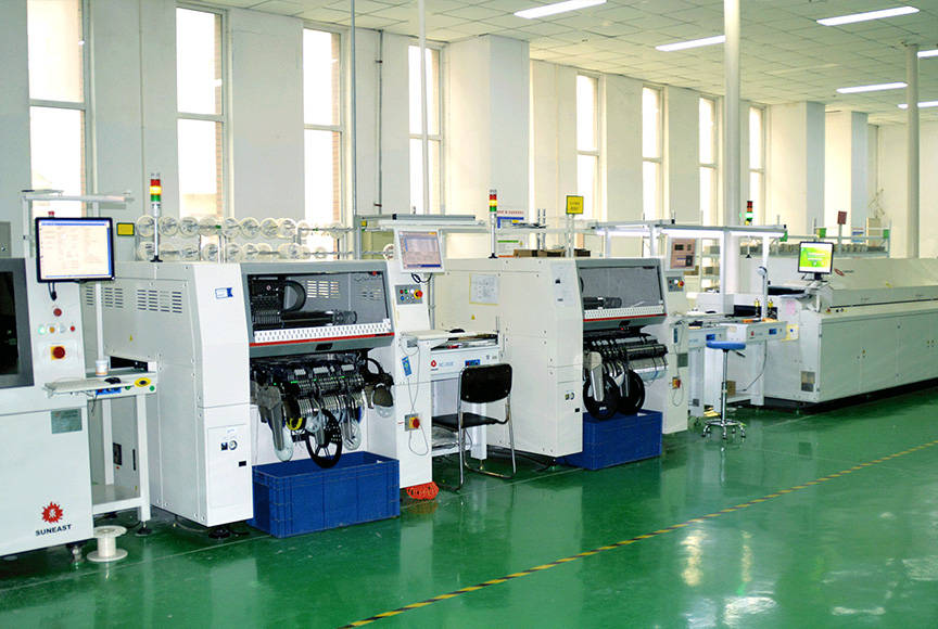 迪龙:smt自动化贴片车间公司高度重视产品质量,建立了从原材料采购