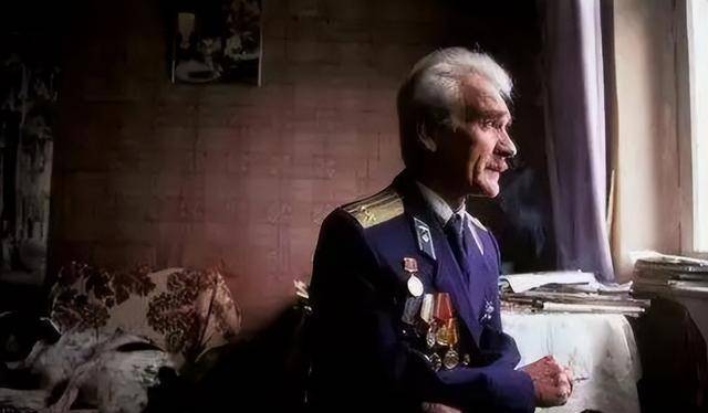 世界功臣彼得罗夫若没有他坚持23分钟地球人类可能就灭绝了