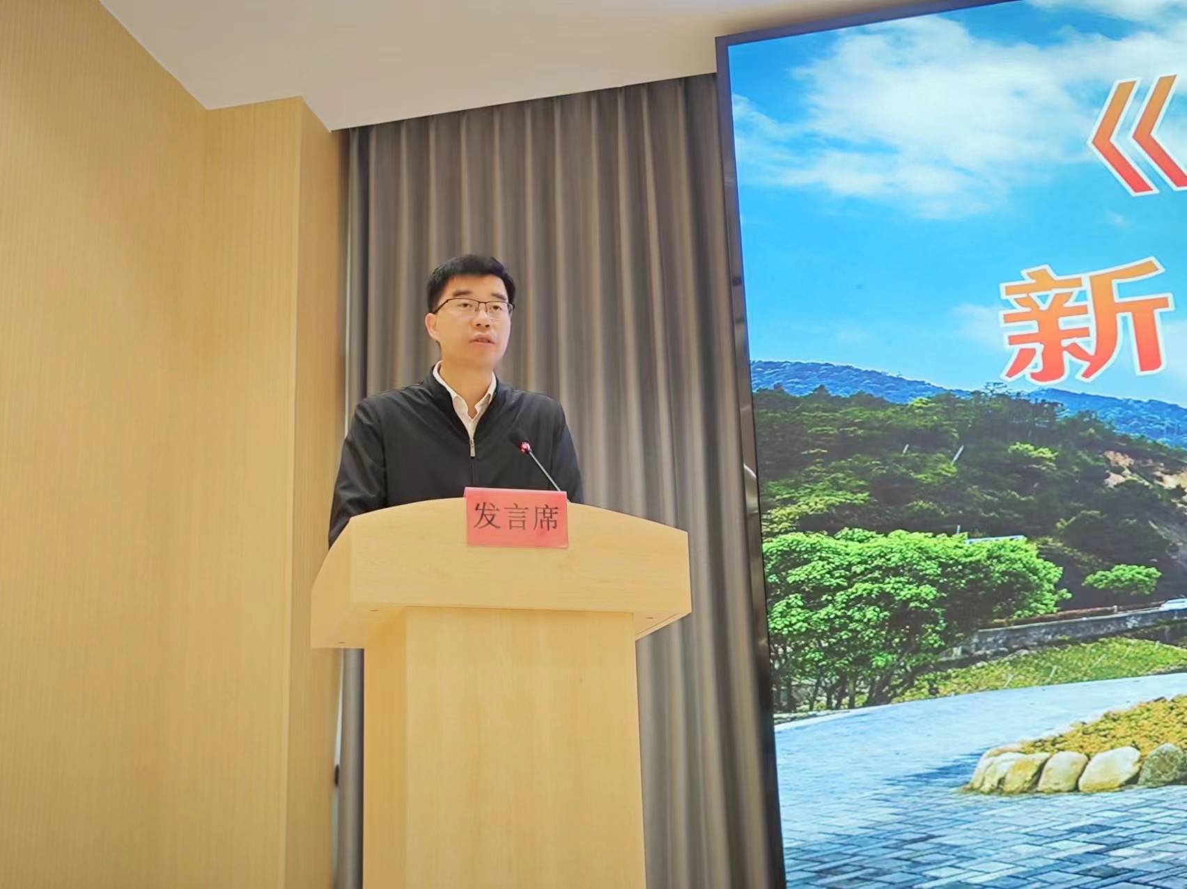 将乐县委书记陈羲致辞将乐县委书记陈羲在致辞中表示,《诗词大将乐》