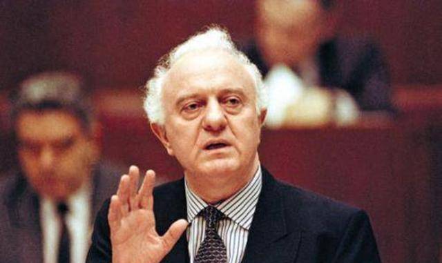 苏联解体前夕为何谢瓦尔德纳泽辞掉外长职务火速飞回格鲁吉亚