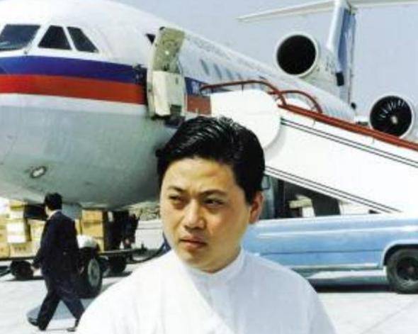 中国包机第一人王均瑶去世后妻儿如何长子数年连登胡润富豪榜