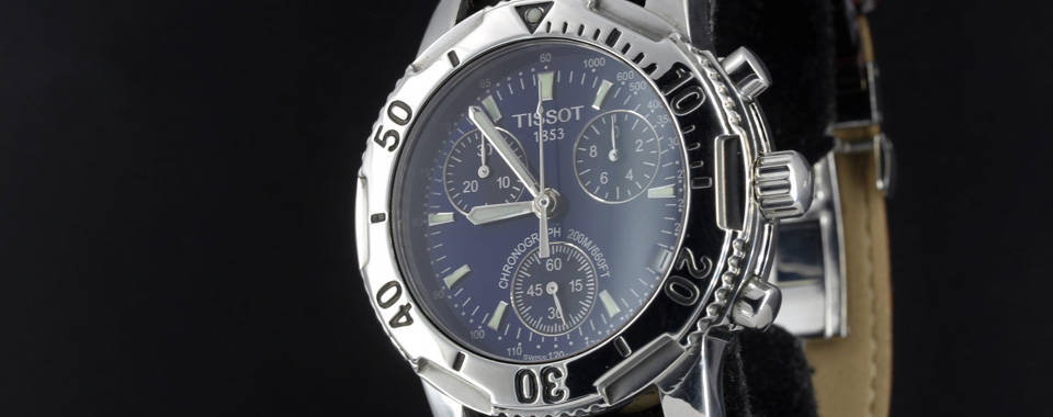 因为金属材料的原因,手表极易受磁,造成手表故障.