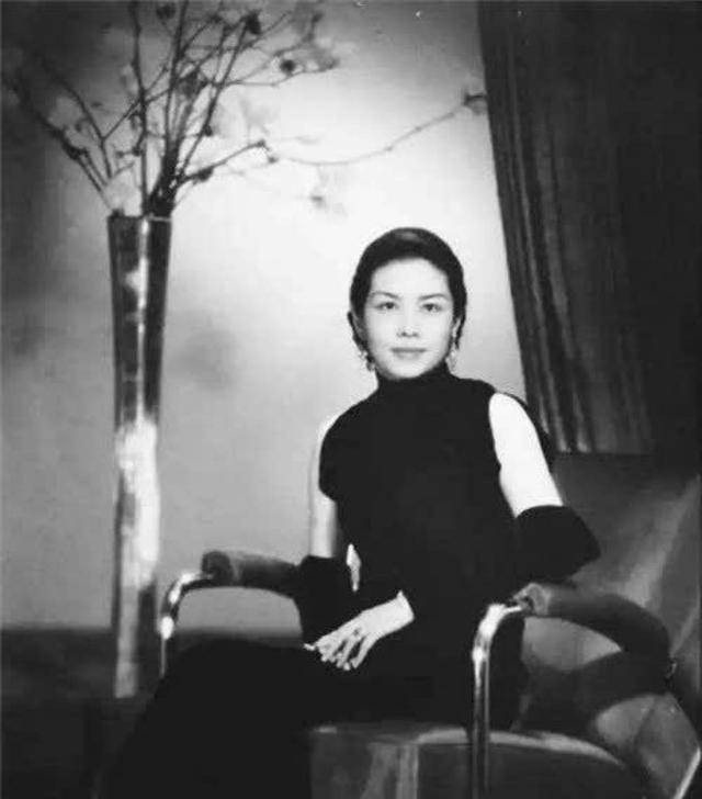 原创谢婉莹从名媛到养猪扫厕所她无一句抱怨依旧优雅一生