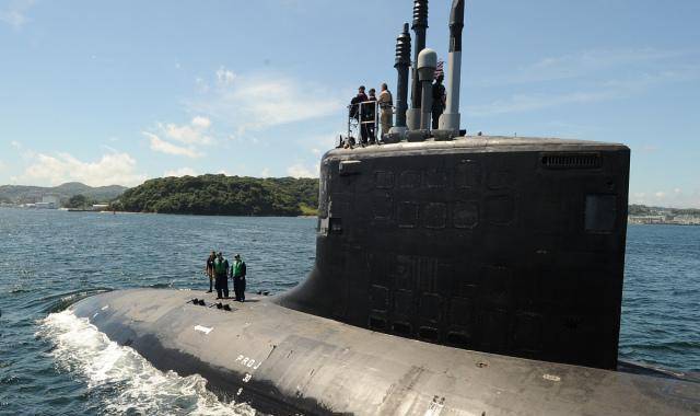 原创6年前372潜艇事件突坠300米180秒逃生冒死甩掉外军反潜跟踪