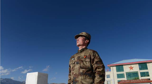 原创军装左胸的马赛克到底是什么中美差别还挺大