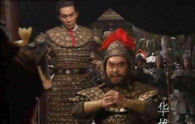温酒斩华雄为何关羽能够轻松打败华雄