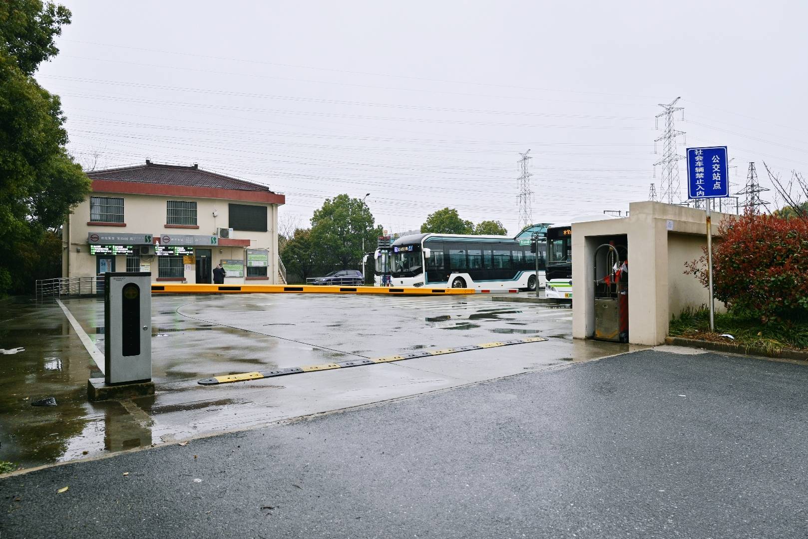 华联超市(盛桥店),贝婴美(盛桥店),农工商超市,联华超市(盛桥店),宝山