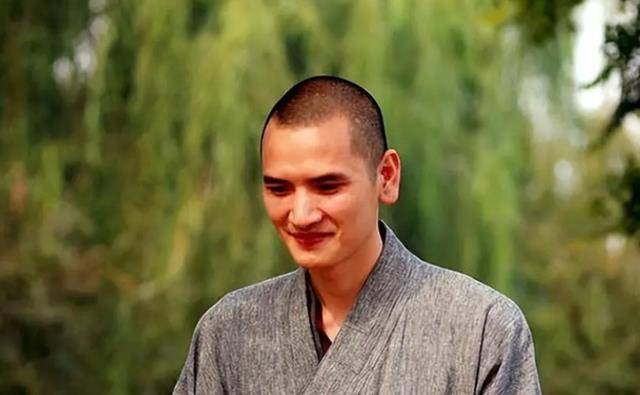 80后帅和尚释明心放弃铁饭碗剃度出家富婆送400万法拉利求婚