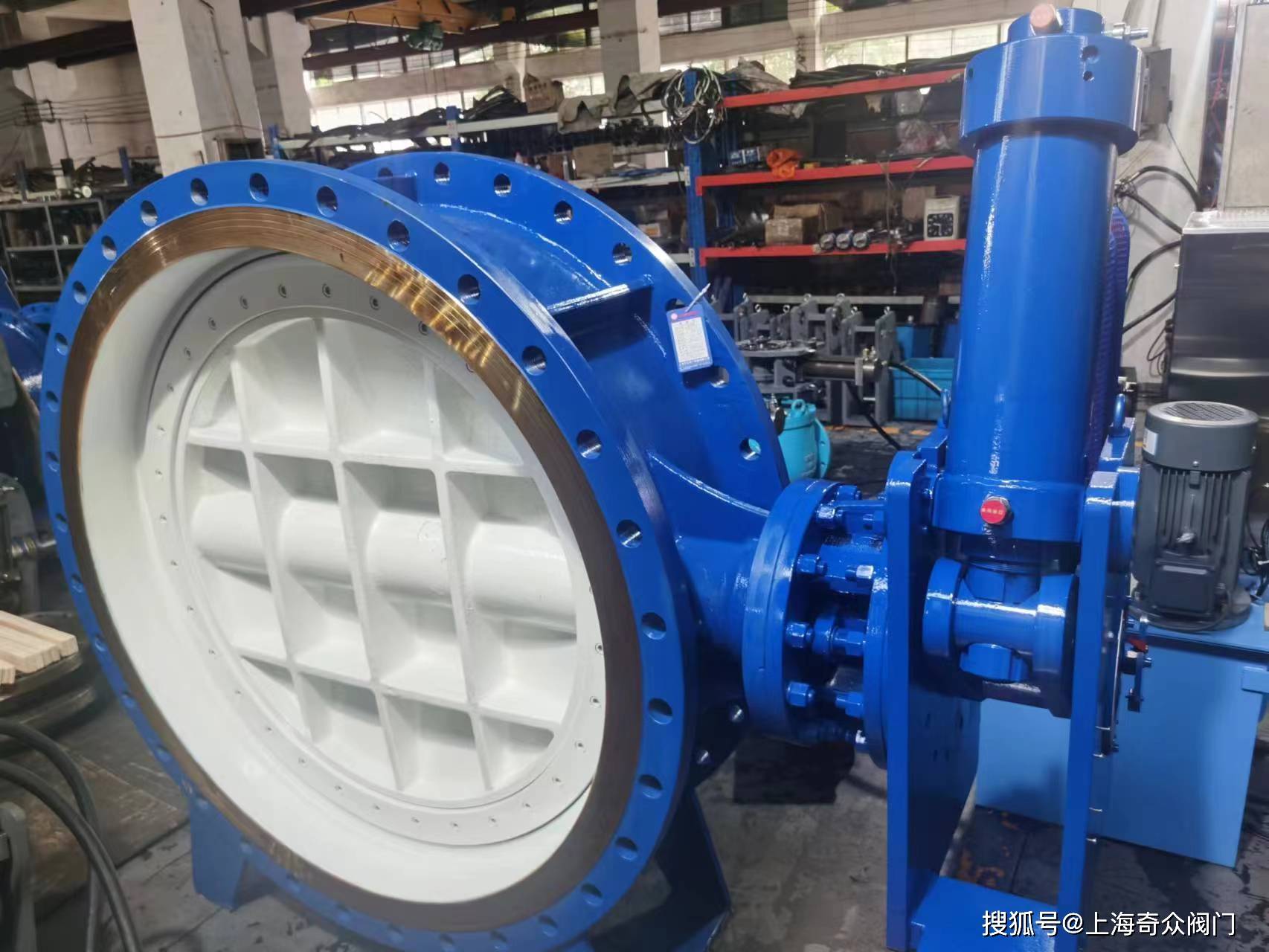 我厂生产的液控快速关闭阀主阀密封副为三偏心结构,启闭轻松,密封可靠