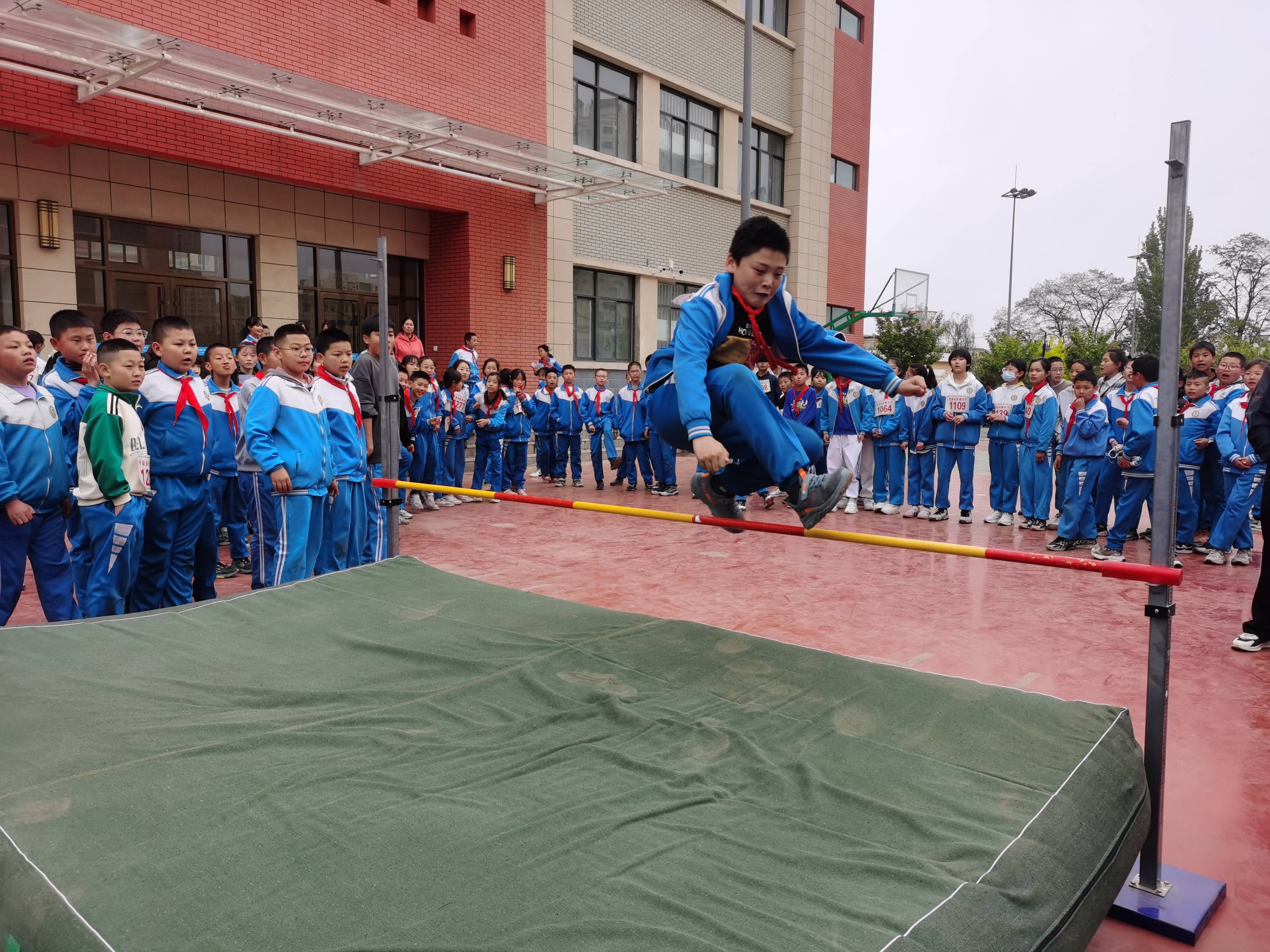 平凉铁路中学图片