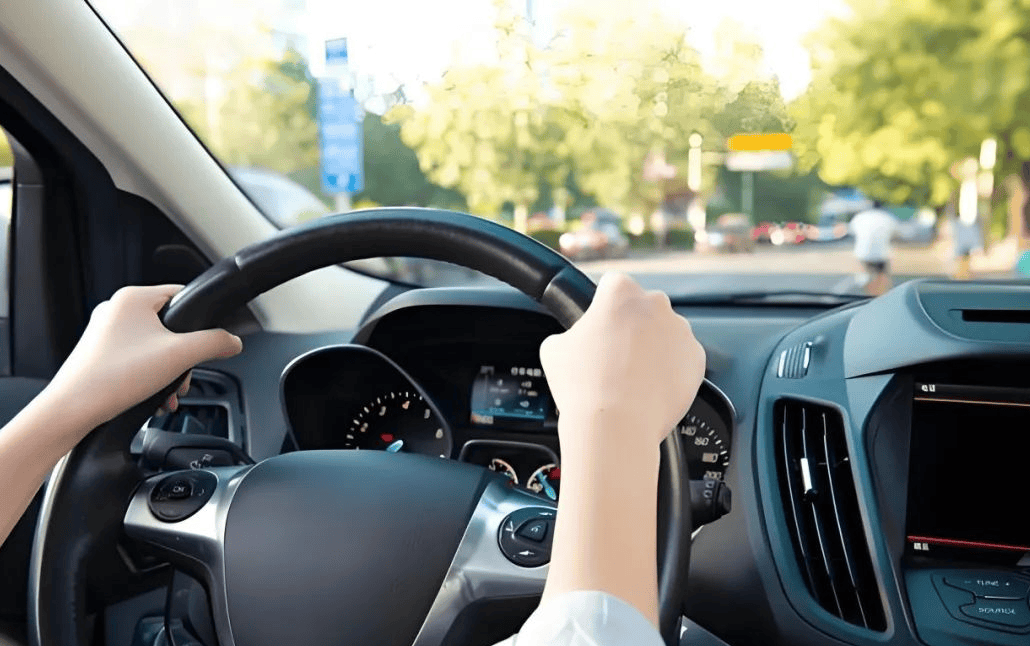 连老司机都要背下来的6句开车口诀,关键时刻能保命