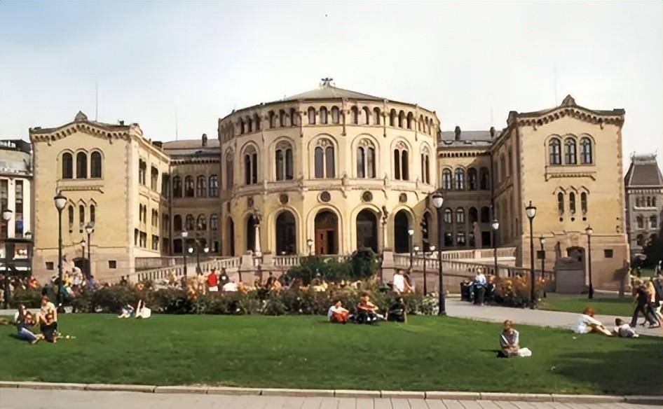 在奥斯陆大学,于娟学习的是环境经济,这里郁郁葱葱的森林令于娟心动不