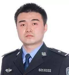 人员报复,路过警官见义勇为生命垂危,妻子刚怀孕_曾川_刘彦_南川区