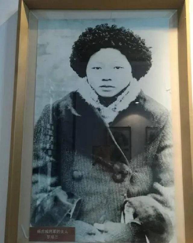 杨虎城二妻张蕙兰:丈夫遇害后守寡44年,养出一子五女皆成才