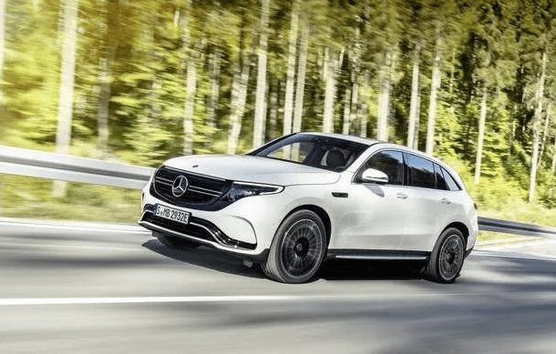 奔驰"低头了"!62.8万一路跌至23万,2.