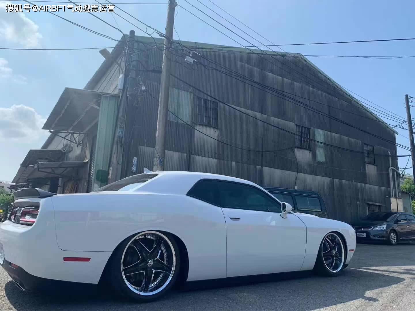 狂跑美式#道奇挑战者改装airbft气囊减震