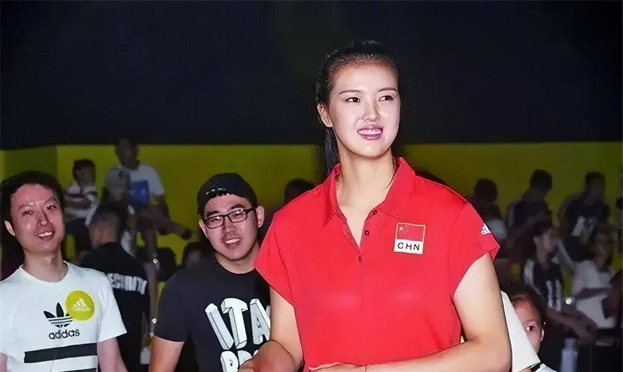 郎平三大爱徒:魏秋月当妈妈,张常宁嫁男篮队员,还有一人仍单身_惠若琪