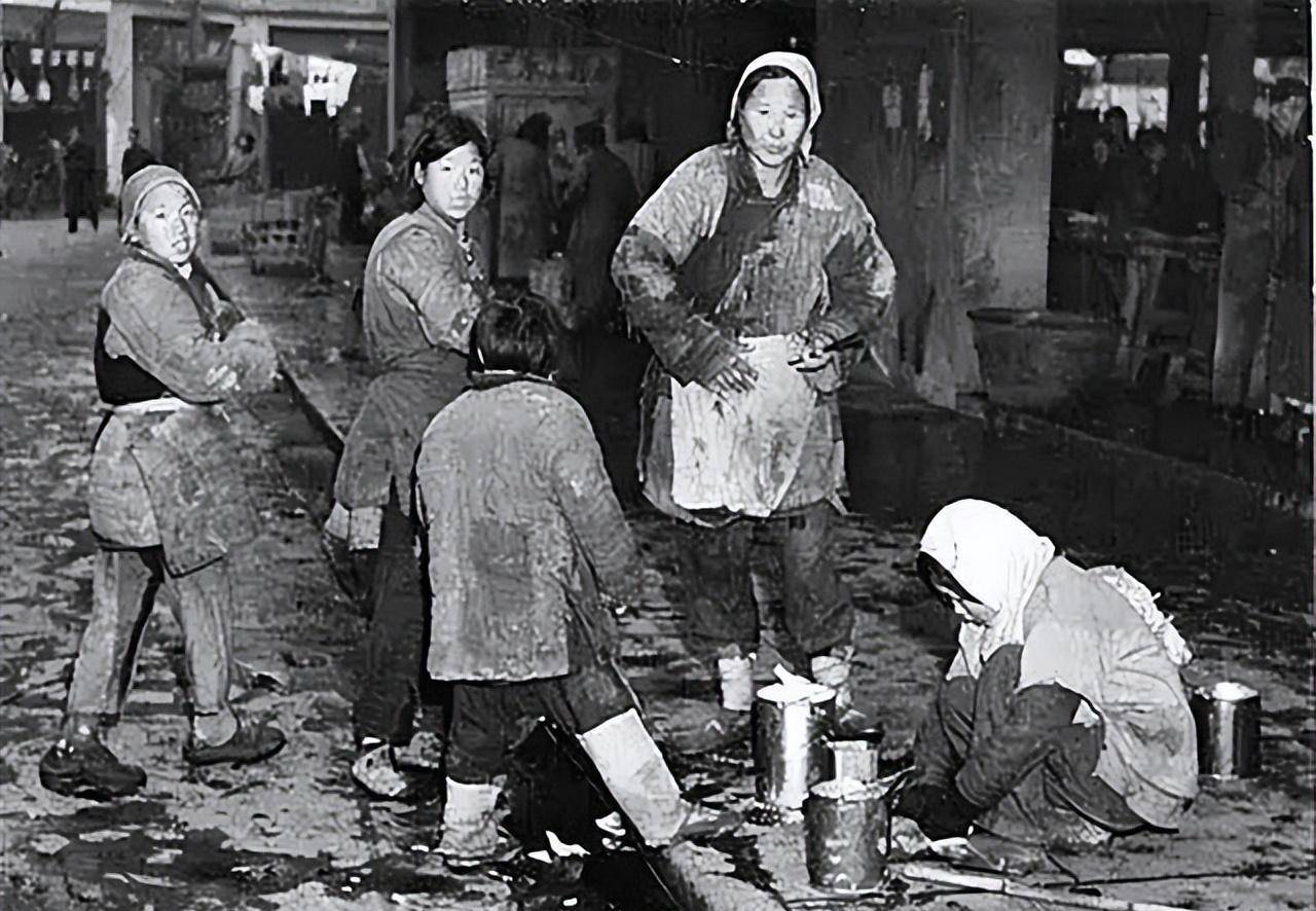 16年,铁道游击队徐广田后代寻亲,85岁遗孀见到照片连声说"是"